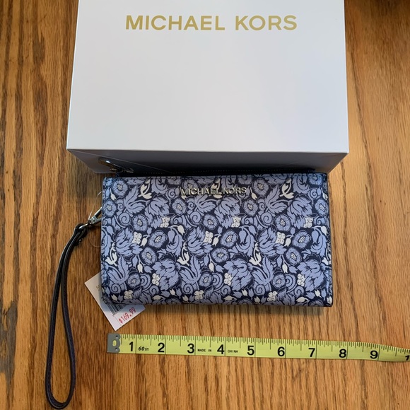MICHAEL Michael Kors Handbags - NWT - Michael Kors Jet Set Wallet